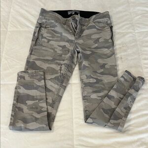 Wit & Wisdom Gray Skinny Camo Pants